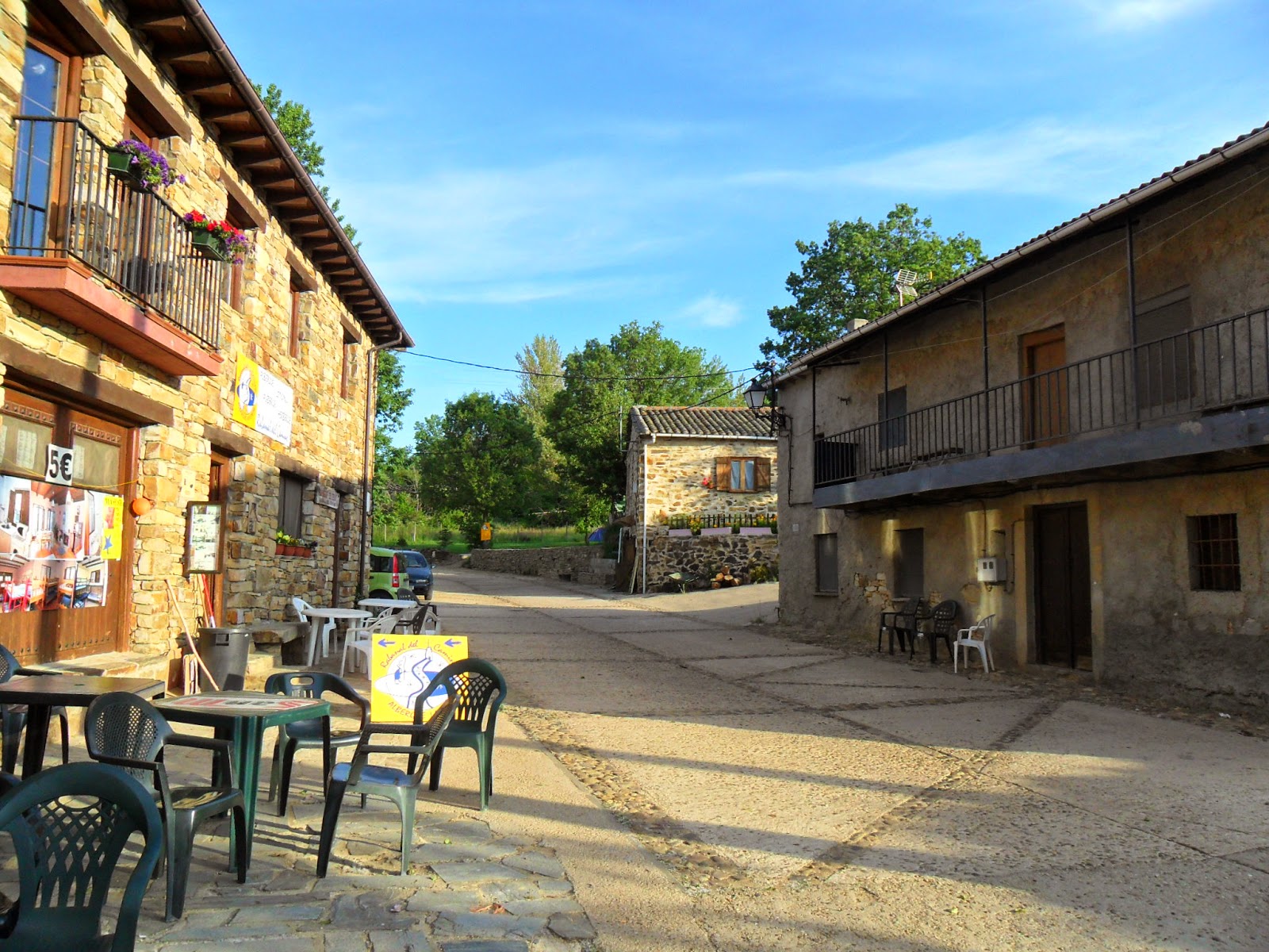 POSADA EL TESIN, pension accommodation in Rabanal del Camino on the Camino Frances