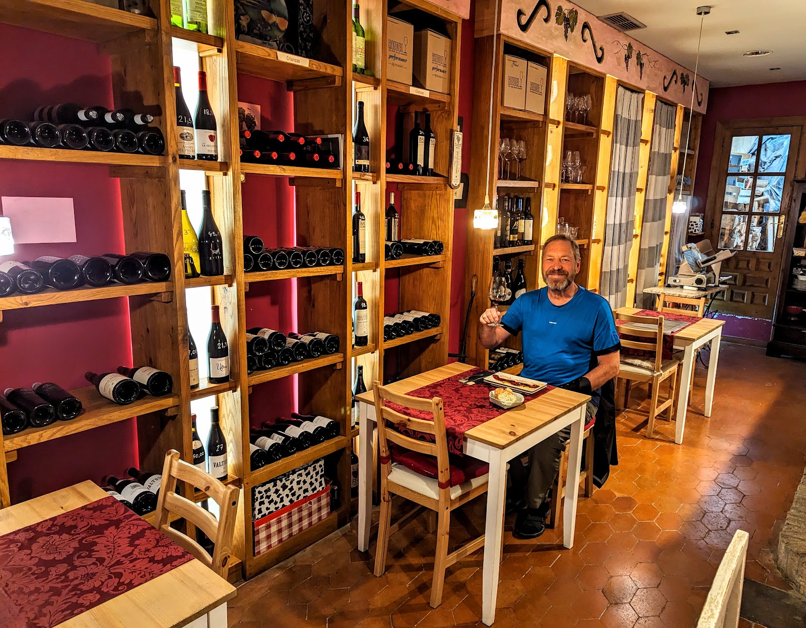 Vinoteca Ganbara photo 7, apartment accommodation in Puente La Reina / Gares on the Camino Frances