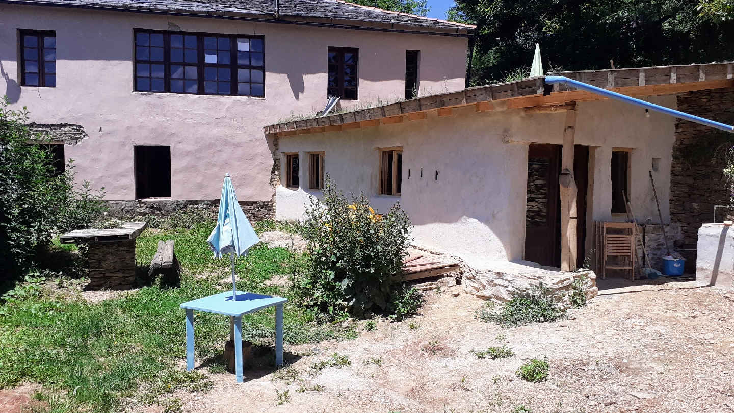Albergue Ecológico El Beso, albergue accommodation in A Balsa on the Camino Frances