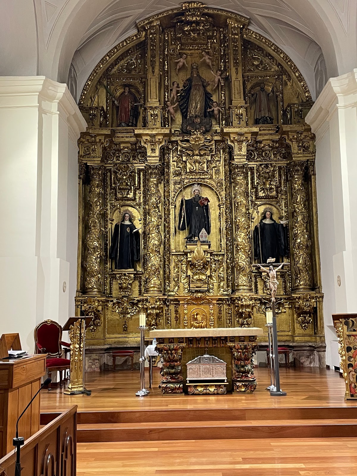 Albergue at the Benedictine Sisters Convent photo 7, albergue accommodation in León on the Camino Frances