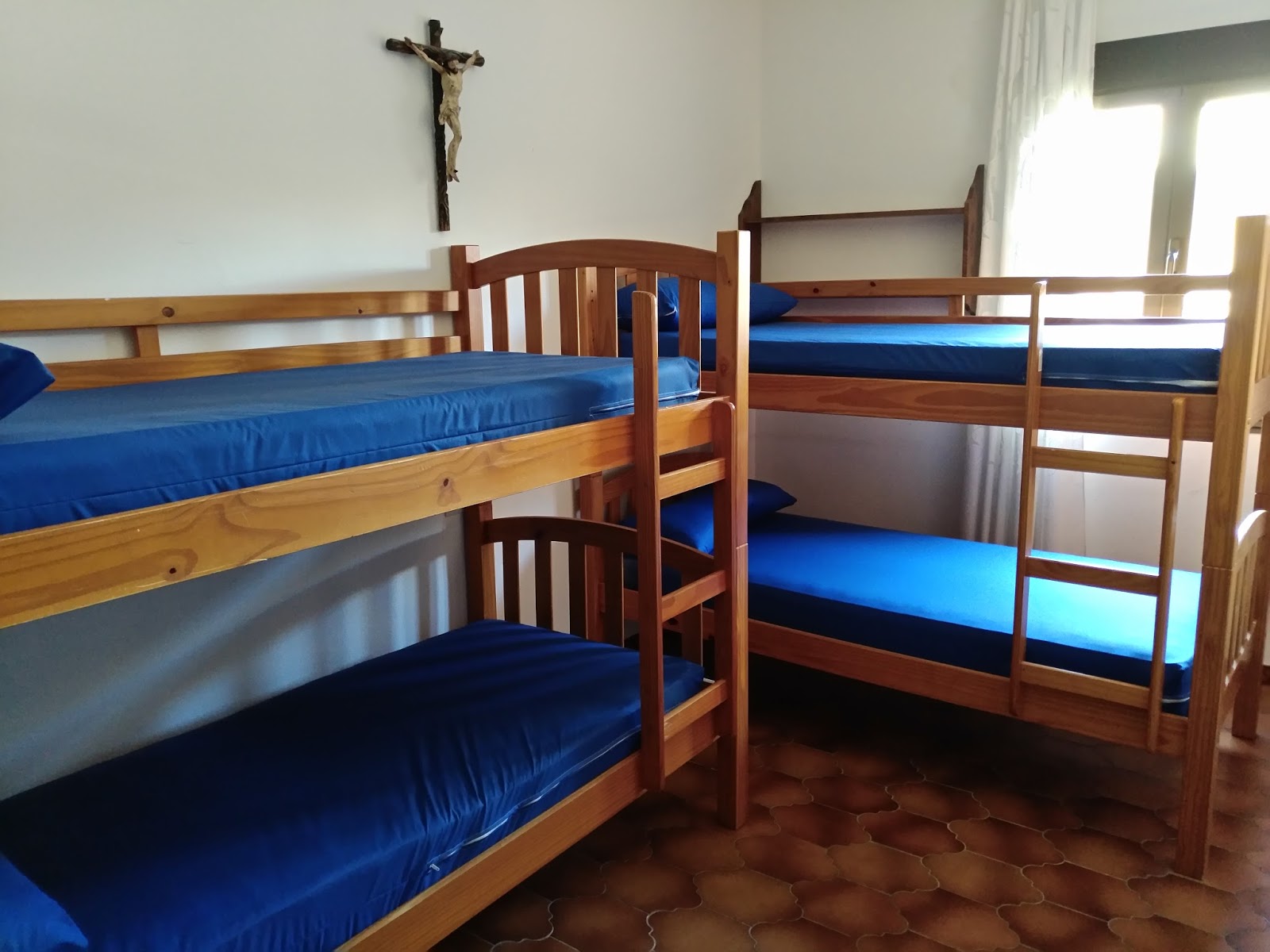 Albergue de la Santa Cruz photo 2, albergue accommodation in Sahagún on the Camino Frances