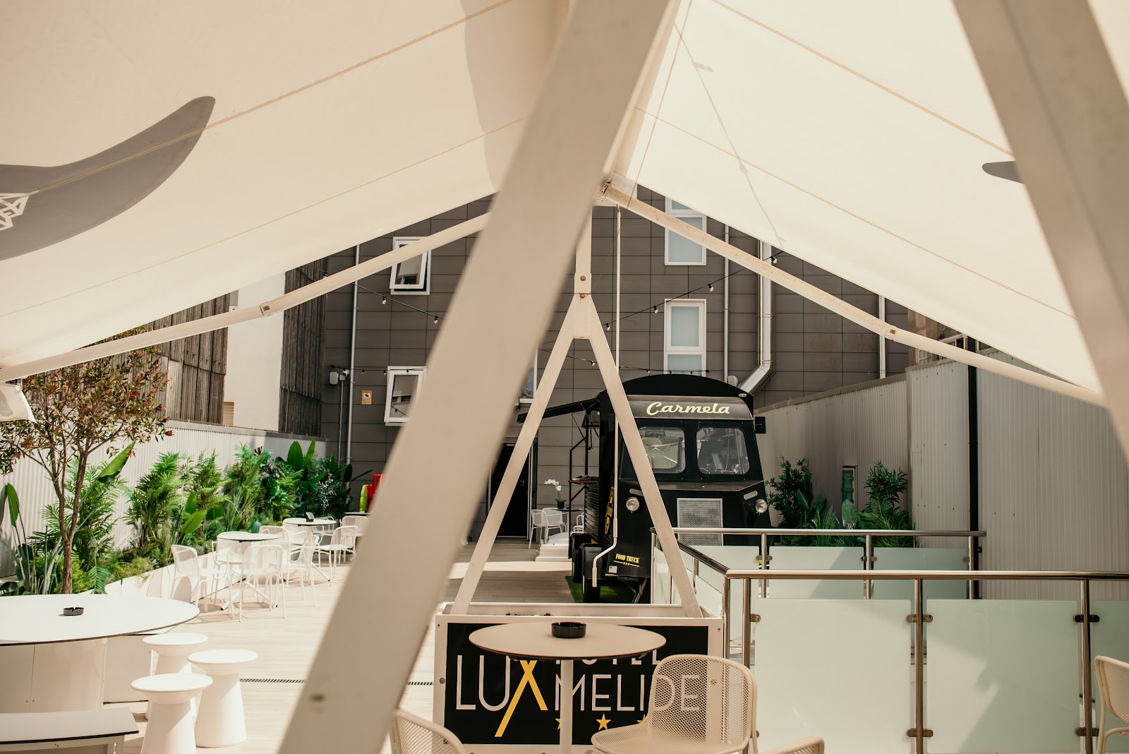 Hotel Lux Melide, hotel accommodation in Melide on the Camino Frances