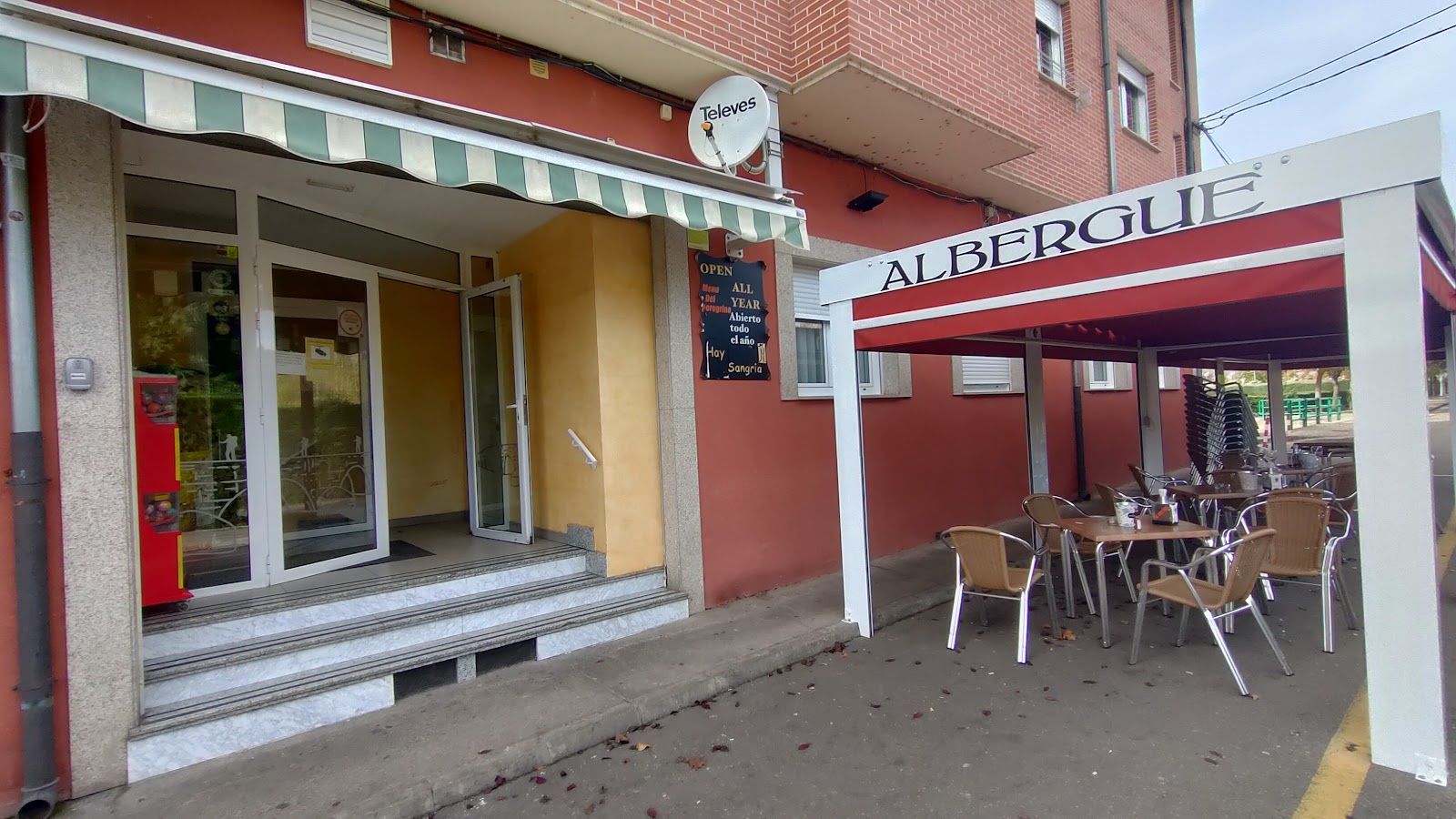Albergue La Encina photo 11, hostel accommodation in Hospital de Orbigo on the Camino Frances