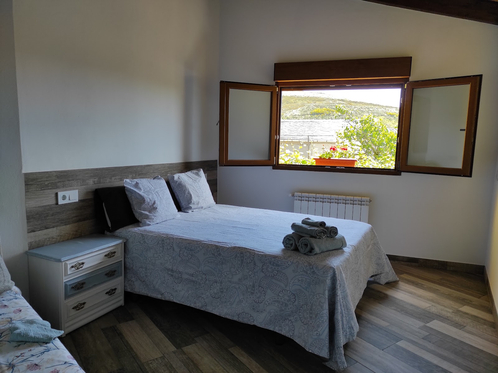 Albergue Lamas photo 2, albergue accommodation in Pradela on the Camino Frances