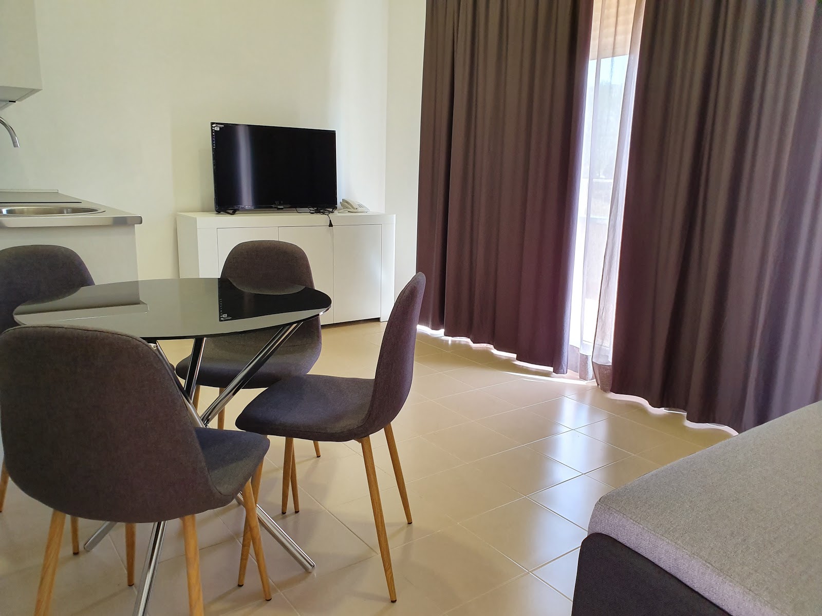 Hotel Camino de Rabé photo 13, accommodation listing in Rabé de las Calzadas on the Camino Frances