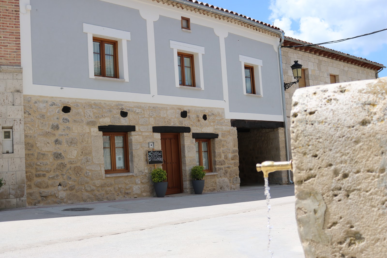 Hotel Villa Fontanas photo 5, hotel accommodation in Hontanas on the Camino Frances