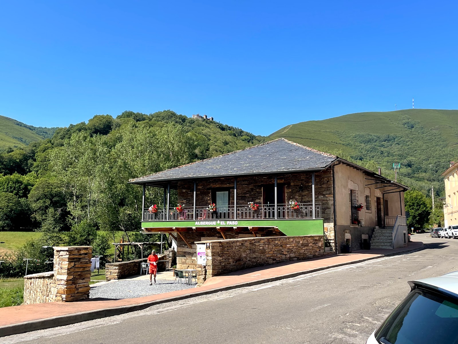 Albergue El Paso, albergue accommodation in Vega de Valcarce on the Camino Frances
