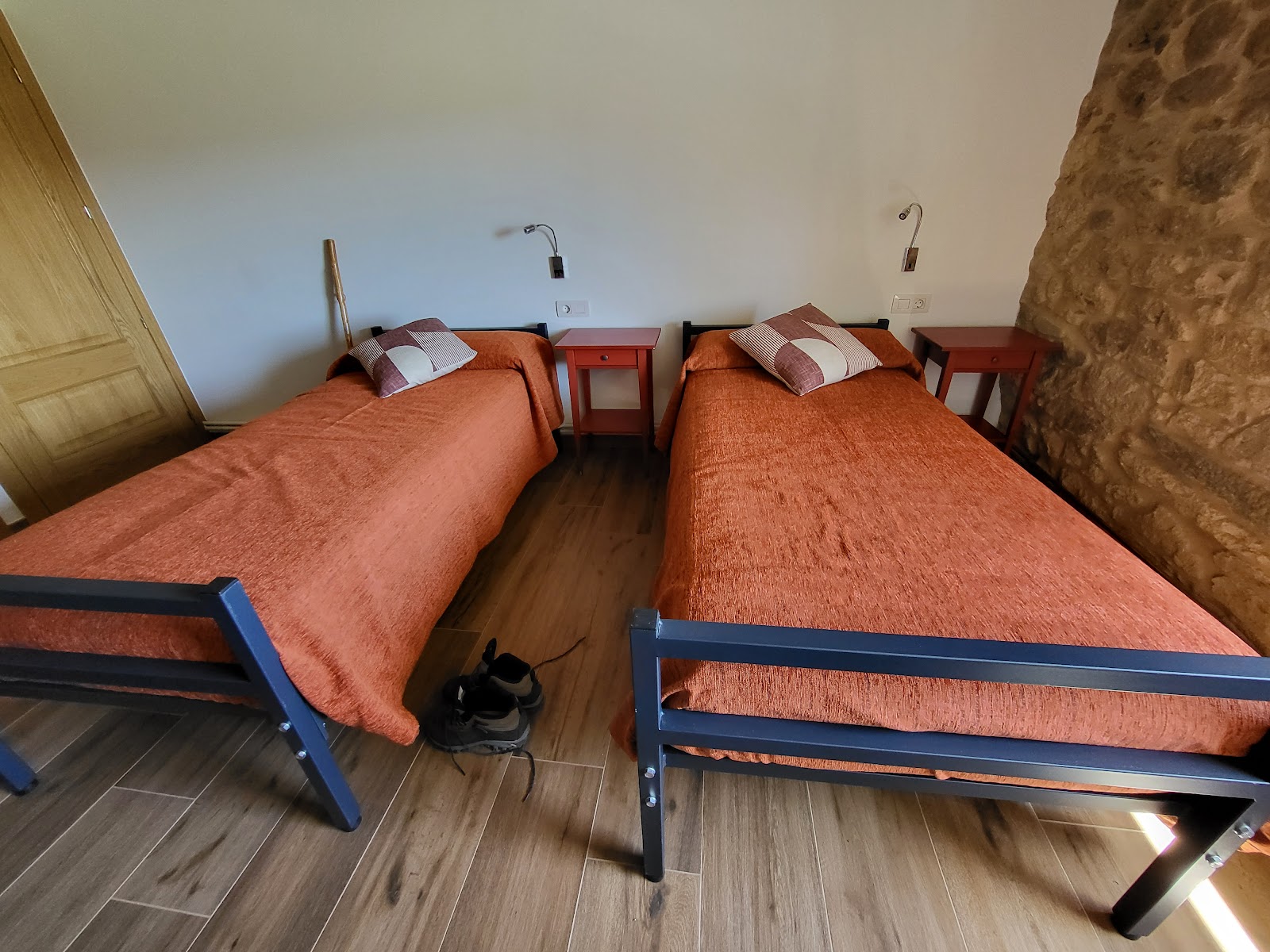 Km 100 Casa do Rego photo 2, albergue accommodation in A Pena on the Camino Frances