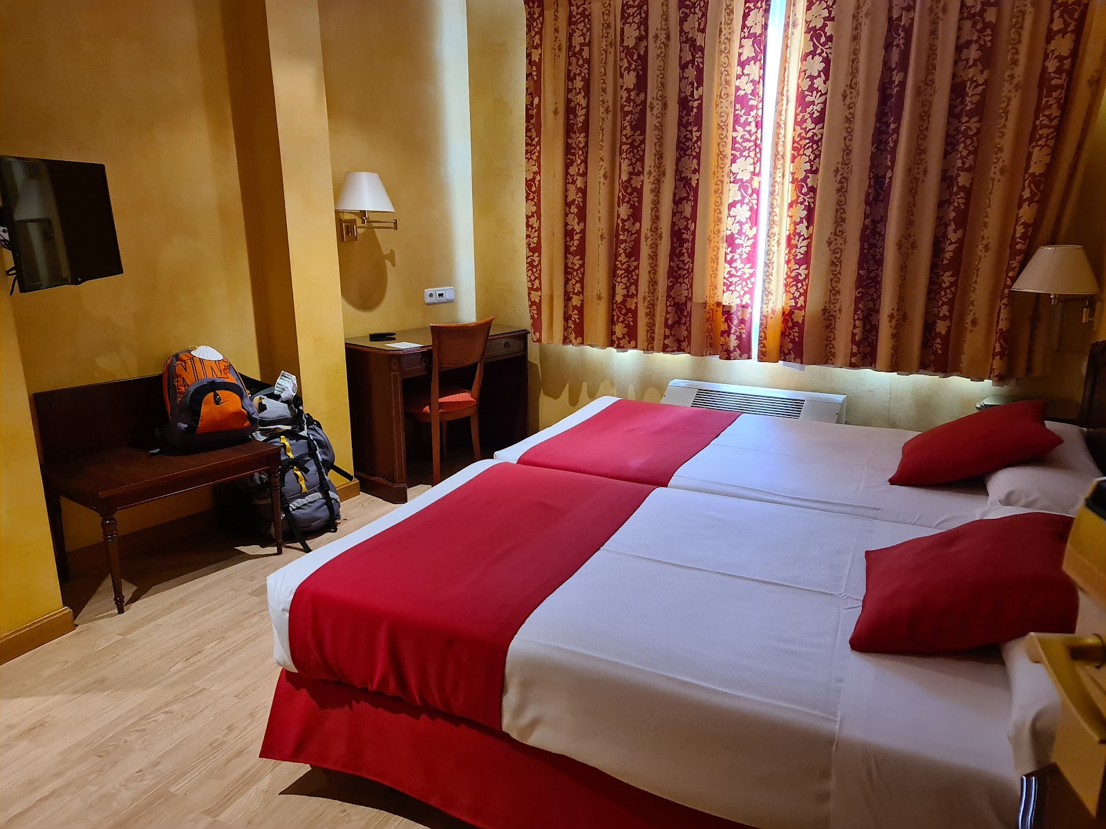 Hotel Cordón photo 8, hotel accommodation in Burgos on the Camino Frances