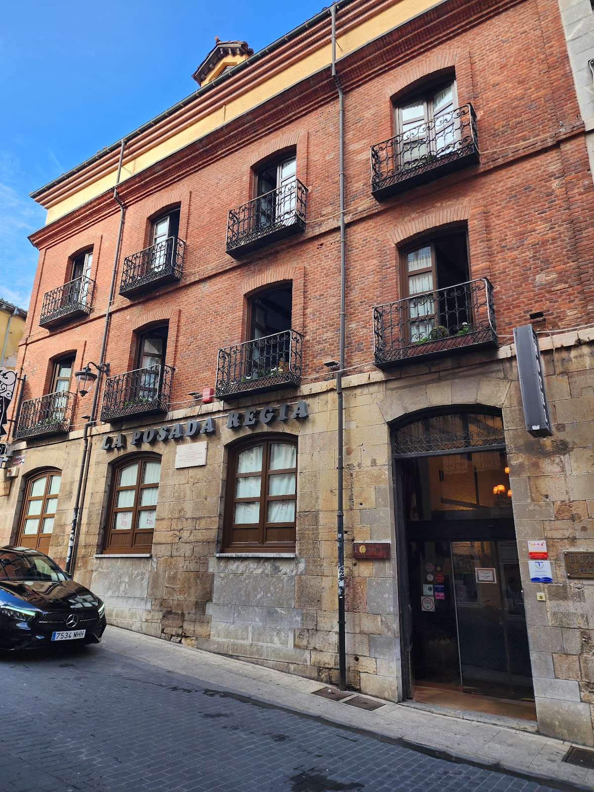 Hotel La Posada Regia photo 18, hotel accommodation in León on the Camino Frances