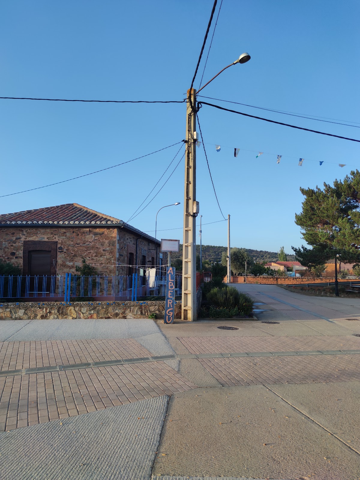 Albergue Municipal de Murias, albergue accommodation in Murias de Rechivaldo on the Camino Frances