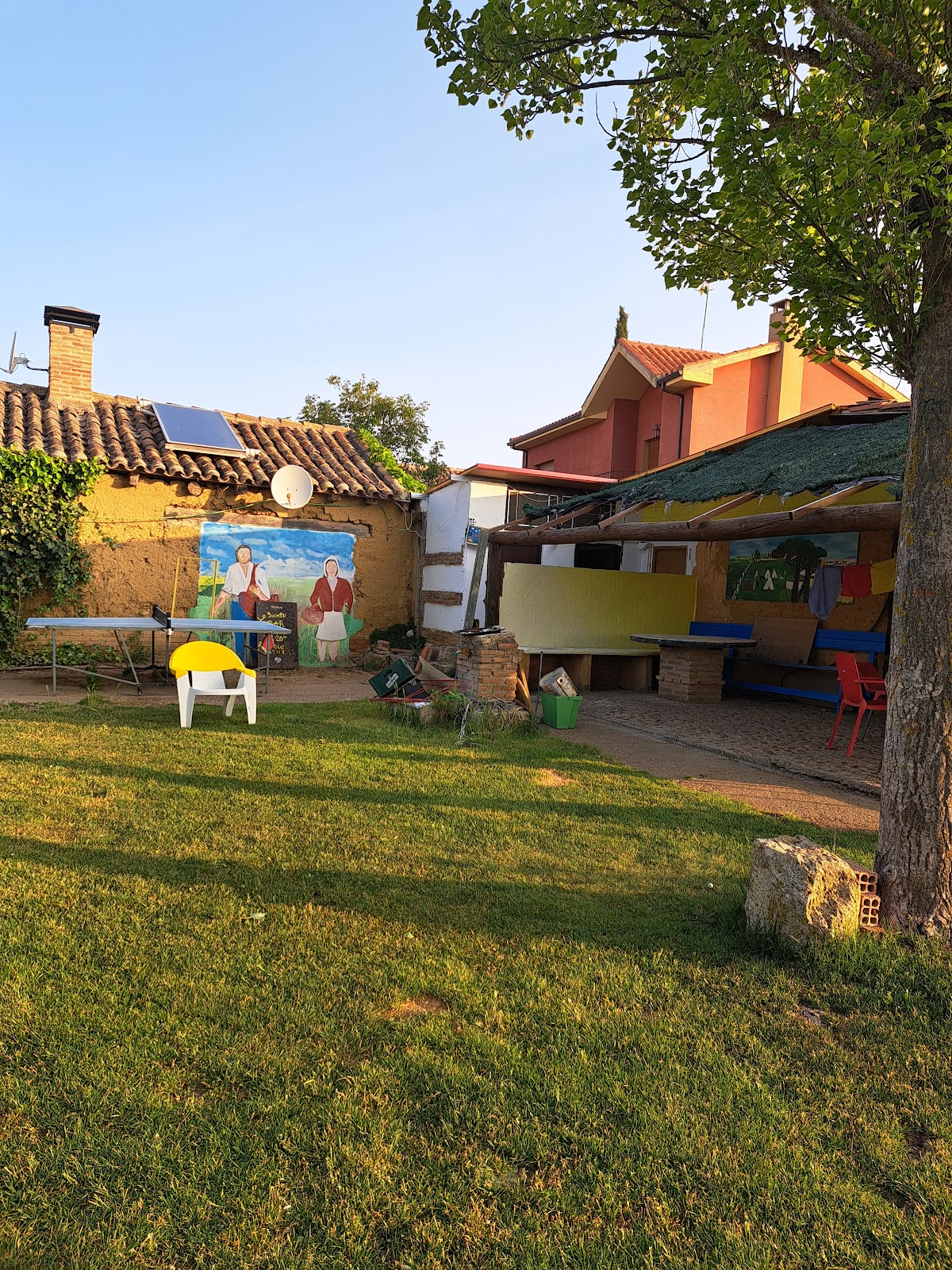 Albergue Amanecer, albergue accommodation in Villarmentero de Campos on the Camino Frances