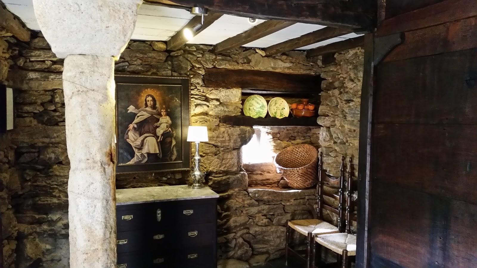 Albergue De Mercadoiro photo 3, albergue accommodation in Mercadoiro on the Camino Frances