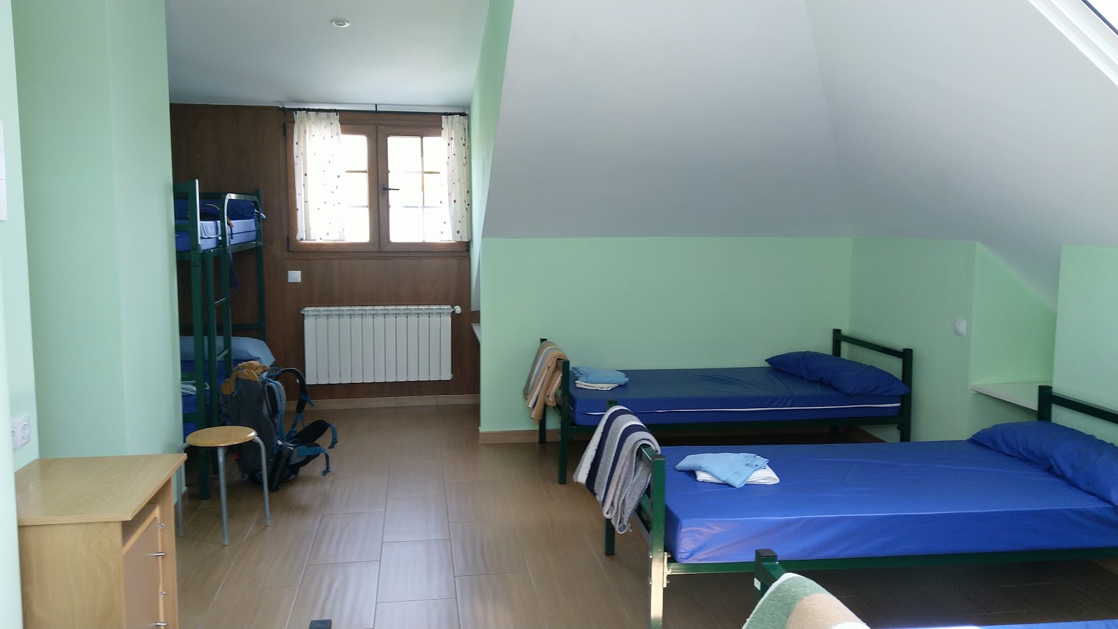 Bar Albergue La Escuela photo 12, hostel accommodation in Laguna de Castilla on the Camino Frances