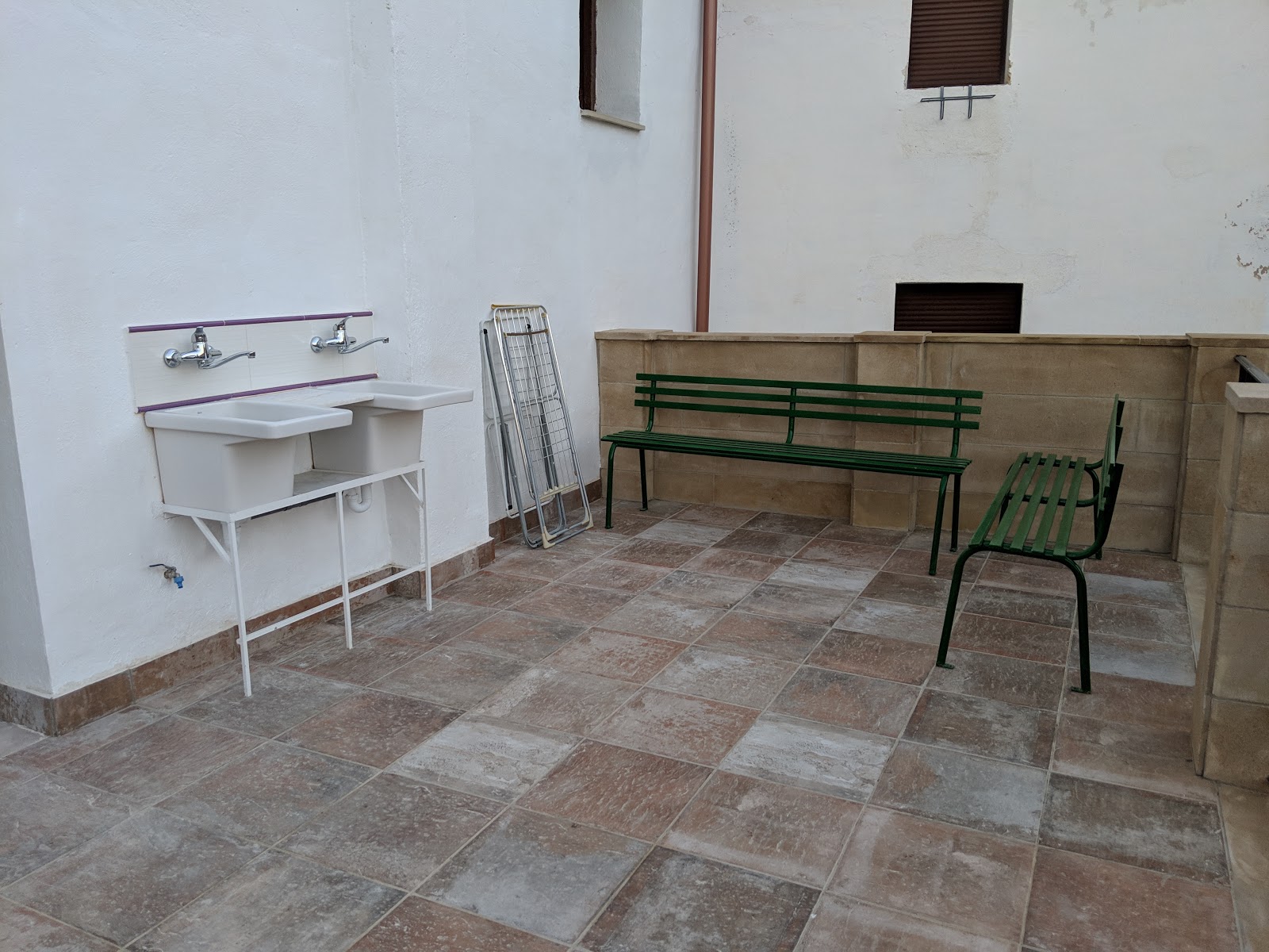 Albergue de Peregrinos - Bar El Cantero photo 6, albergue accommodation in Maneru on the Camino Frances
