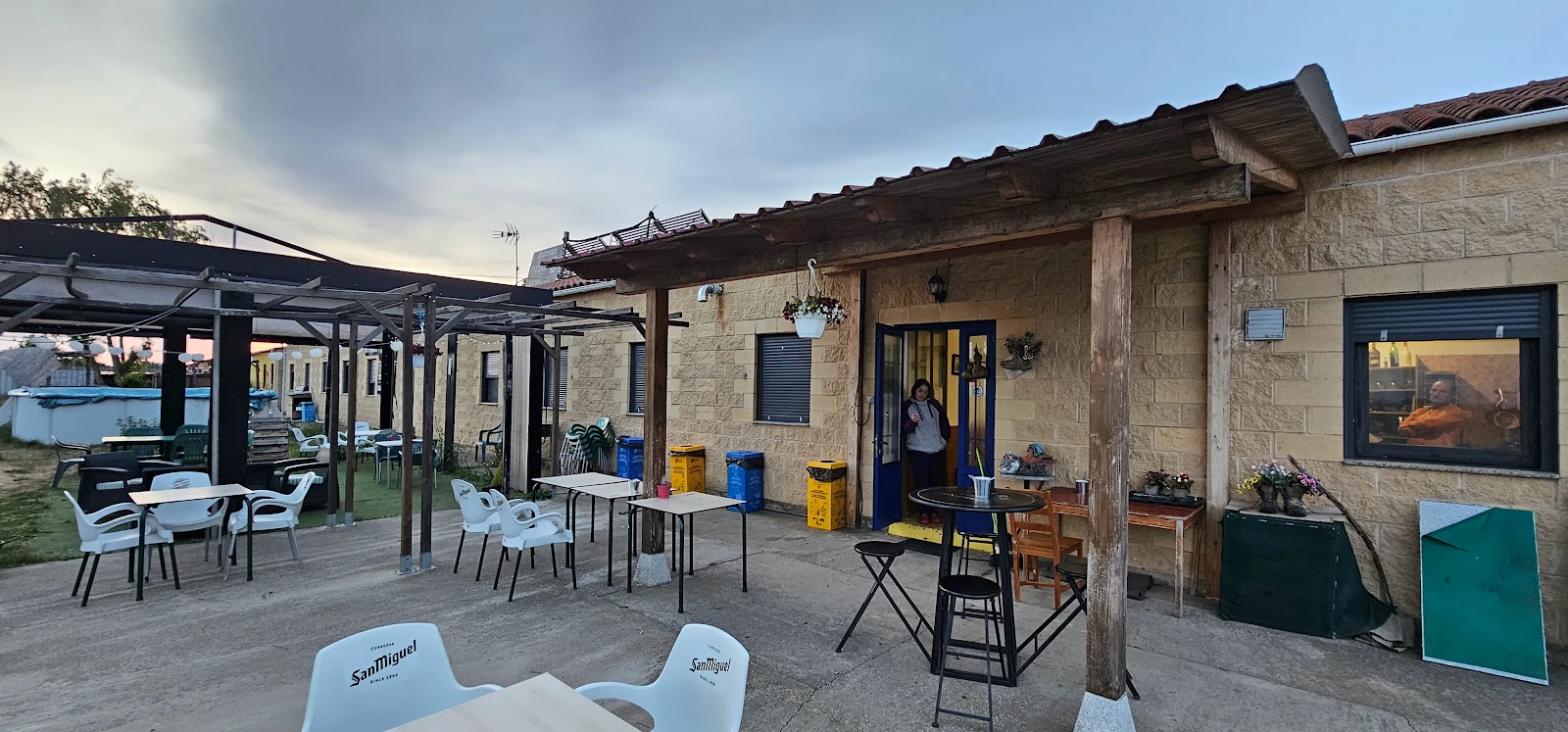 Albergue Vieira photo 5, albergue accommodation in San Martin del Camino on the Camino Frances