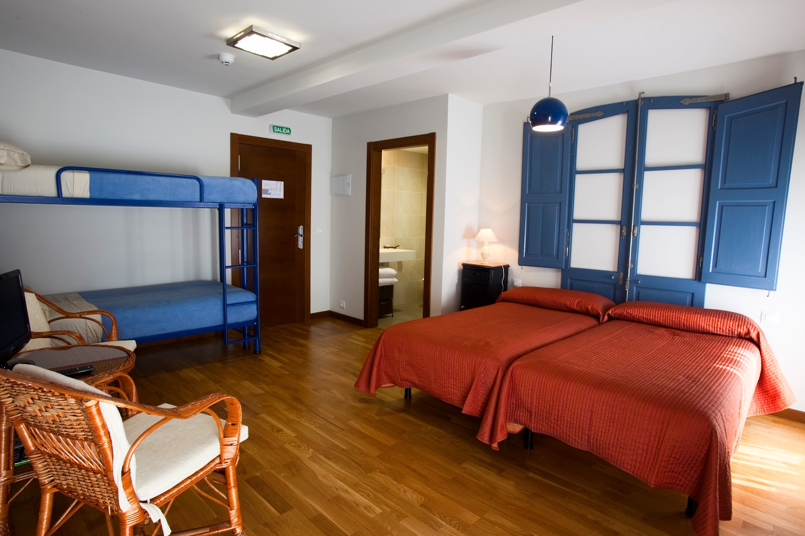 ALBERGUE EL PALO DE AVELLANO photo 2, albergue accommodation in Zubiri on the Camino Frances