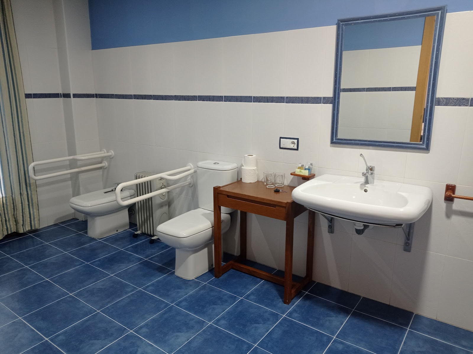 Hostal Quevedo photo 3, pension accommodation in León on the Camino Frances