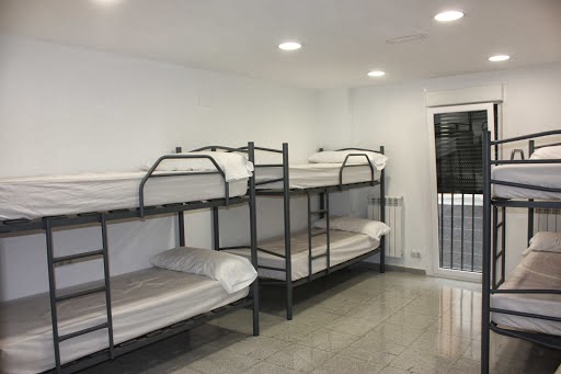albergue izar photo 3, albergue accommodation in Viana on the Camino Frances