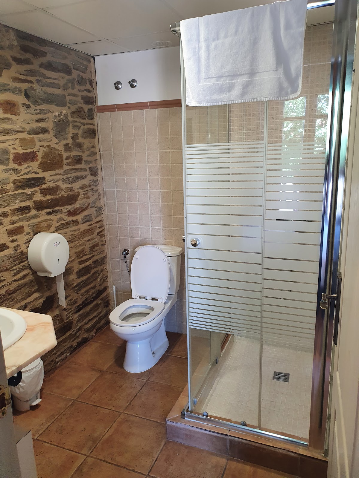 Albergue La Casona photo 5, albergue accommodation in Sarria on the Camino Frances