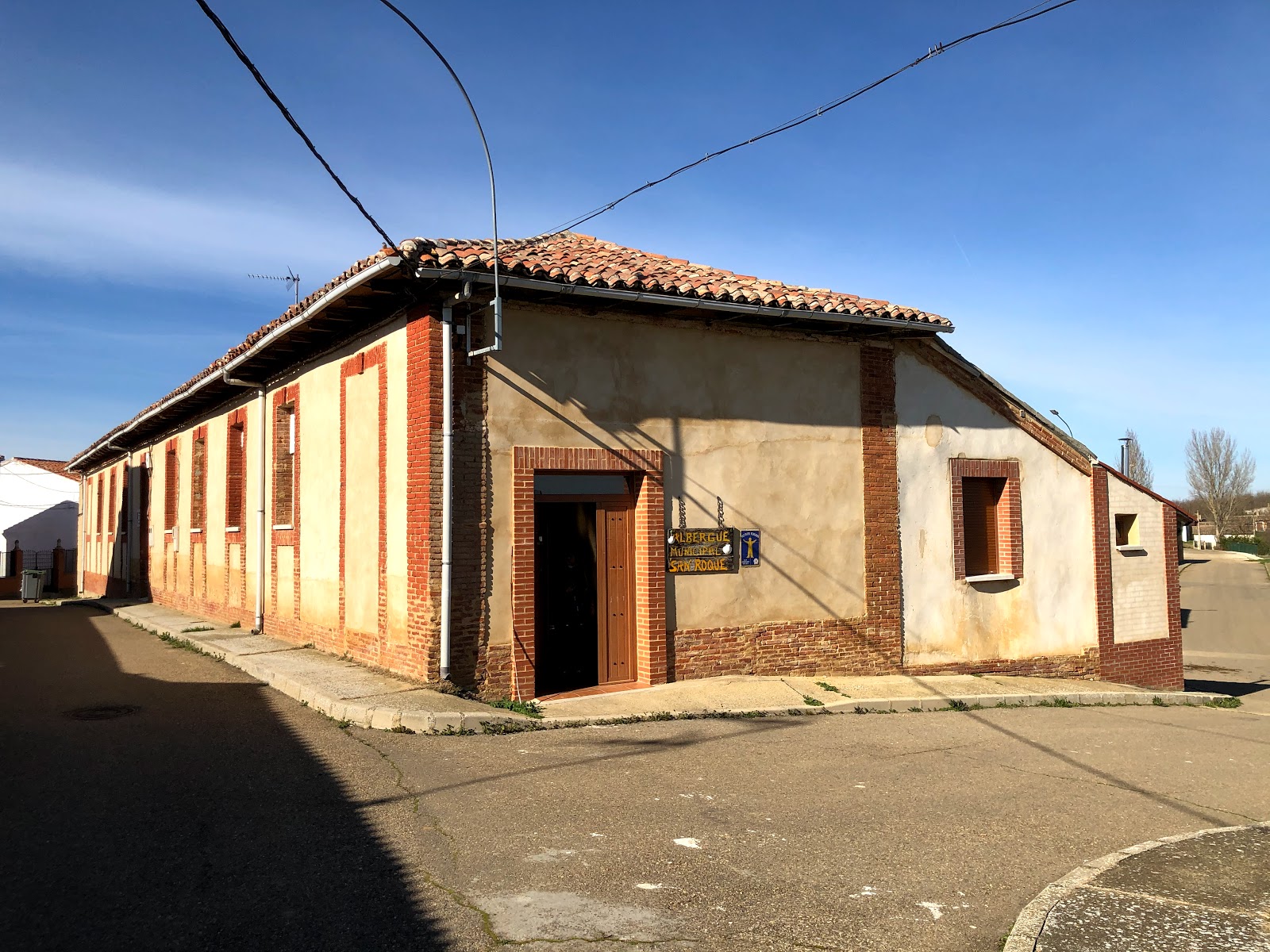 Albergue de peregrinos San Roque, albergue accommodation in Calzada del Coto on the Camino Frances