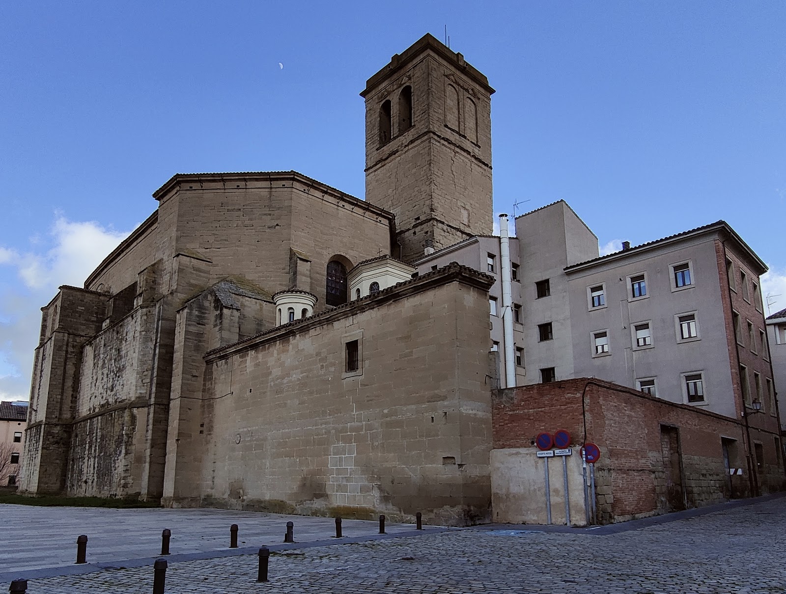 Church of Santiago el Real photo 2, albergue accommodation in Logroño on the Camino Frances