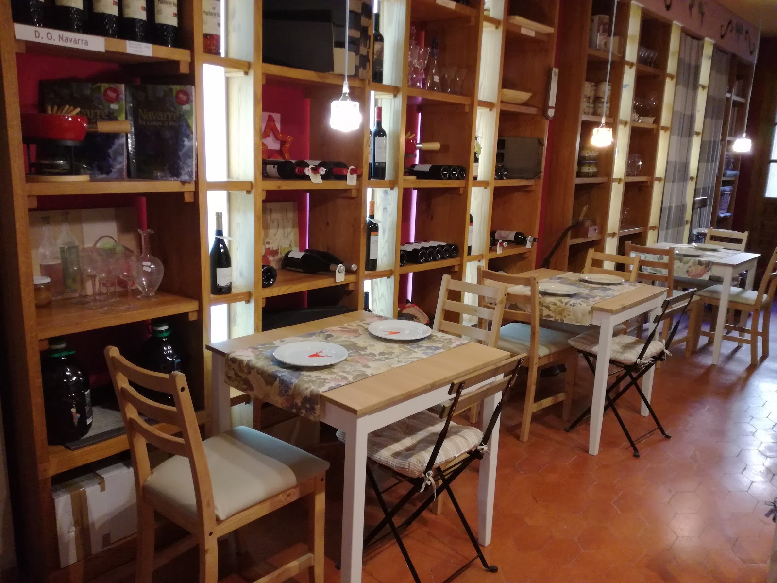 Apartamento Ganbara, apartment accommodation in Puente La Reina / Gares on the Camino Frances