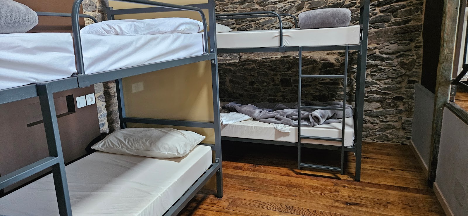 Albergue Atrio photo 12, hostel accommodation in Triacastela on the Camino Frances