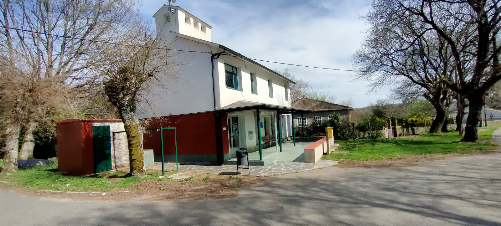 Public Pilgrims' Hostel of Eirexe, municipal accommodation in Airexe on the Camino Frances