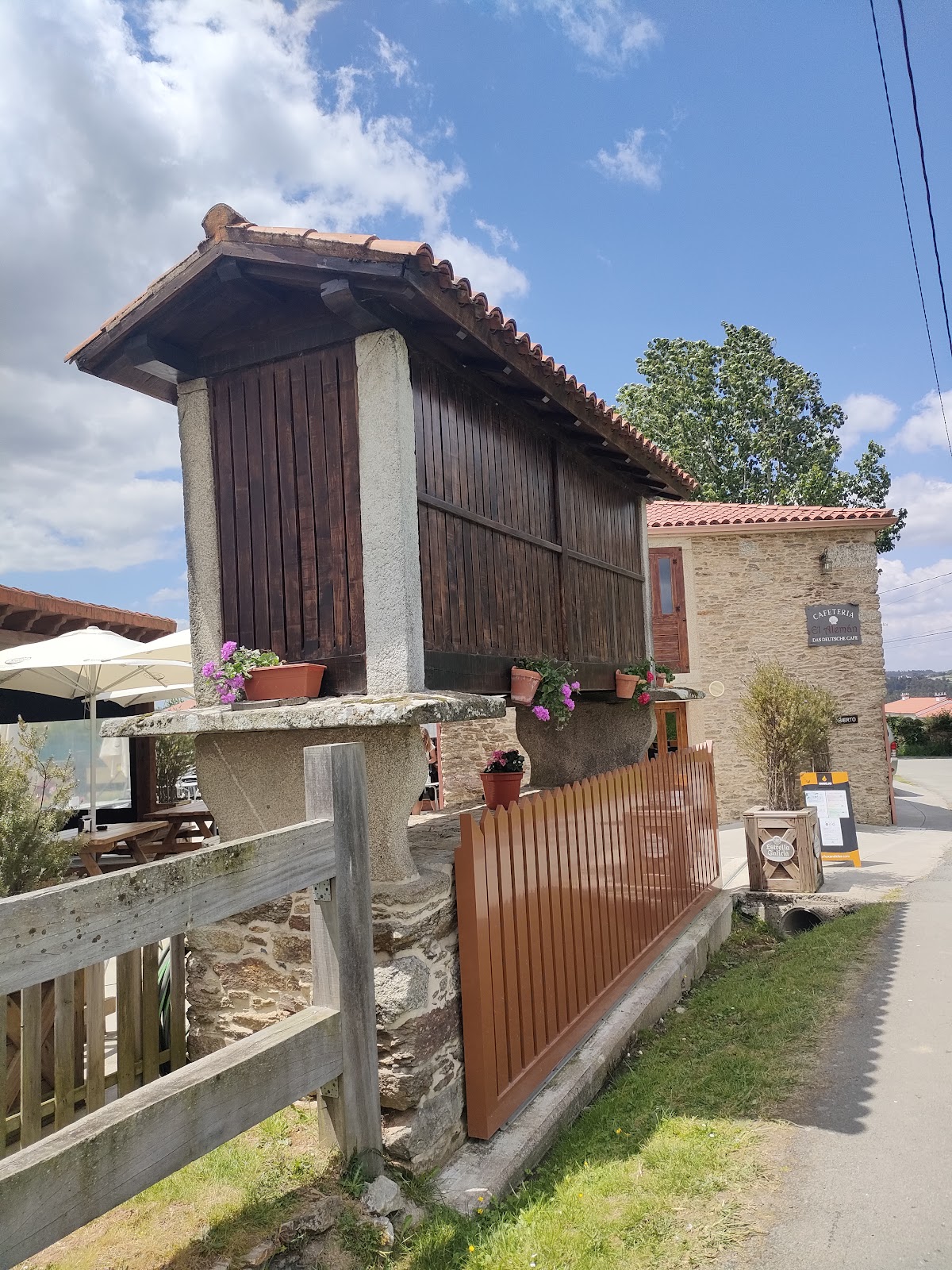 Albergue El Aleman photo 16, hostel accommodation in Boente on the Camino Frances