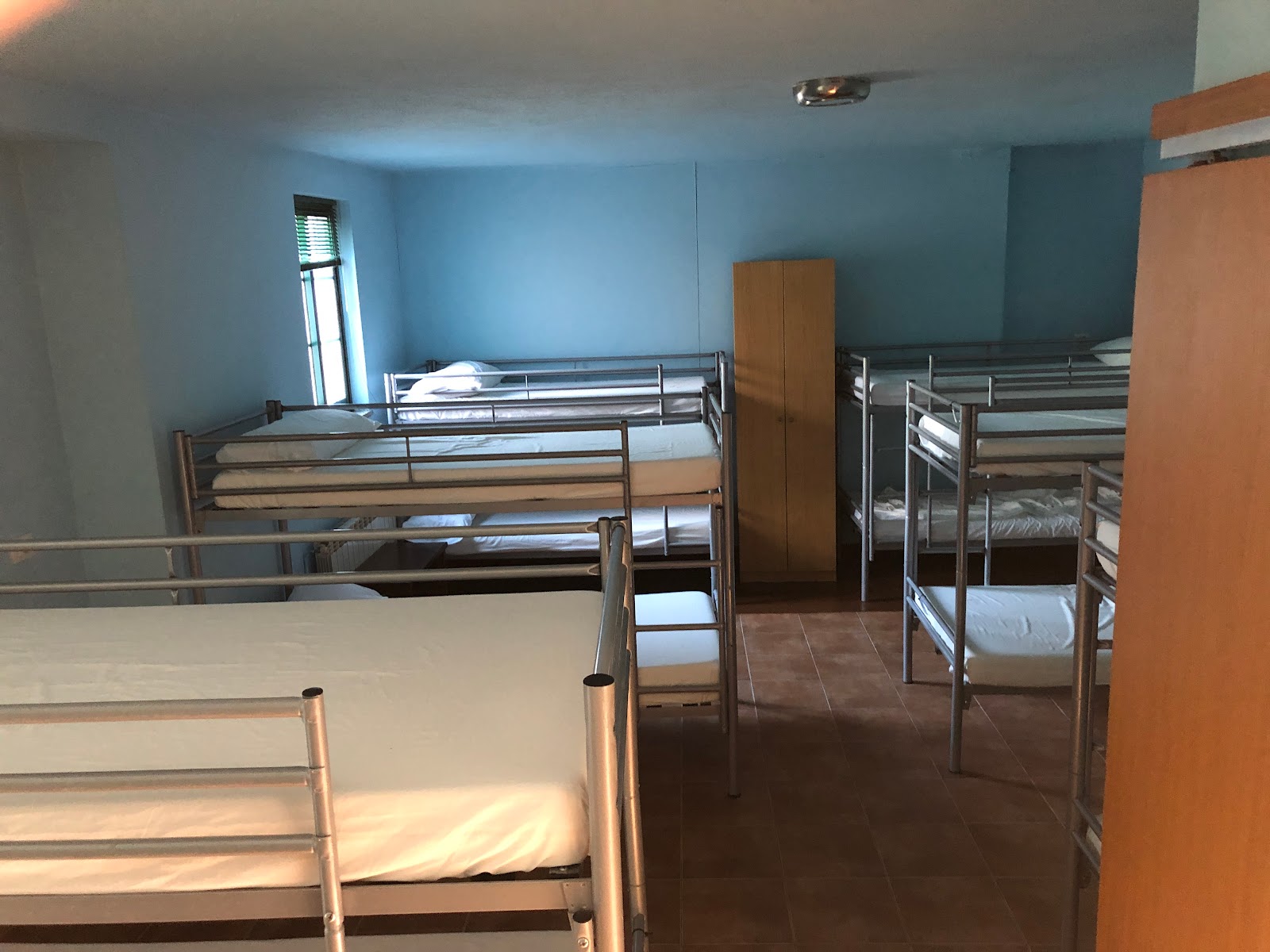 Albergue " O Pombal " photo 2, albergue accommodation in Barbadelo on the Camino Frances