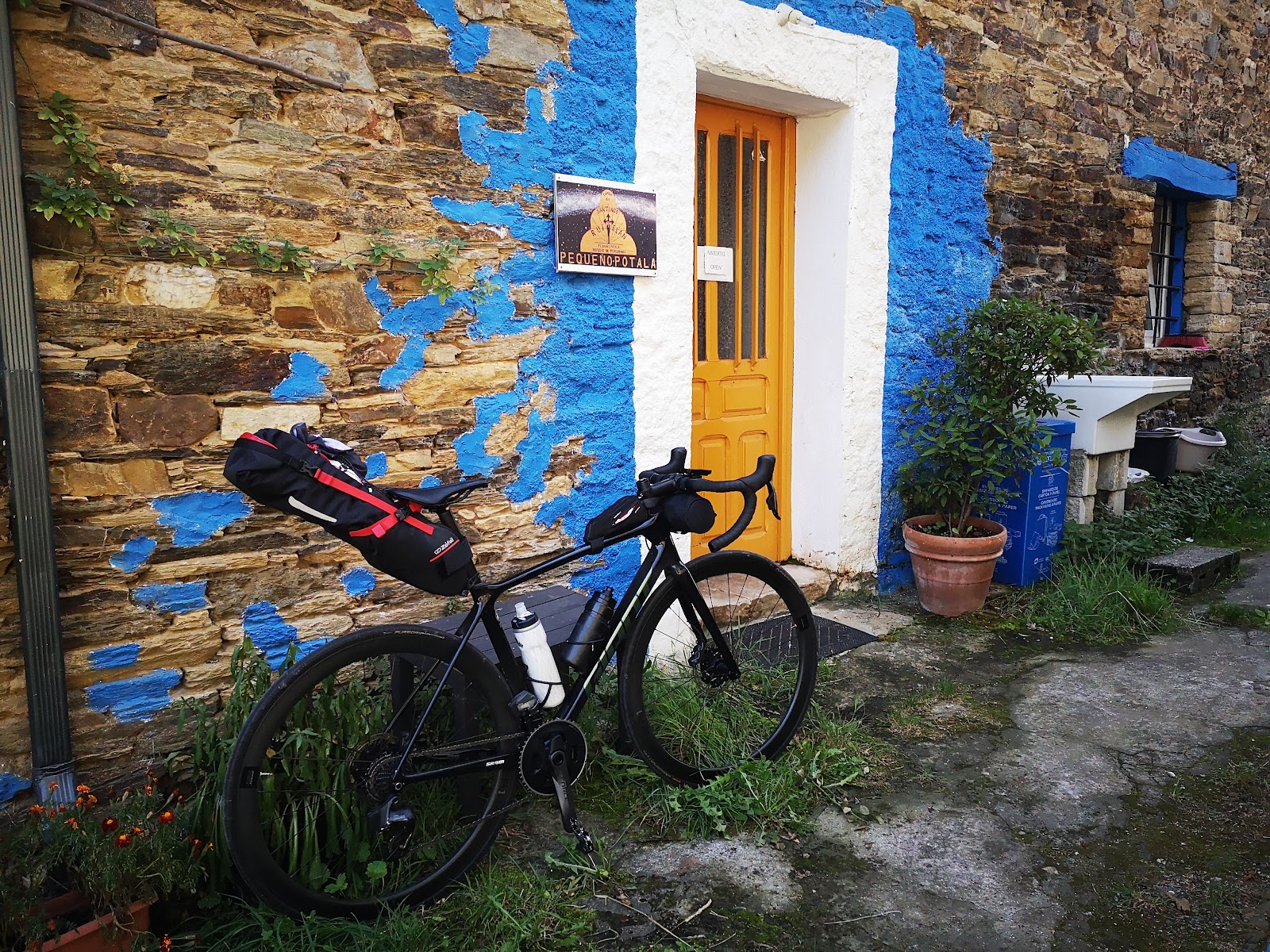 Albergue Refugio Pequeno Potala photo 9, albergue accommodation in Ruitelán on the Camino Frances
