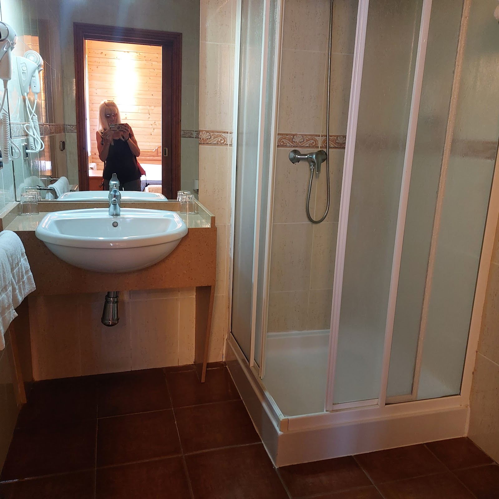 La Cabaña photo 4, pension accommodation in Os Chacotes on the Camino Frances