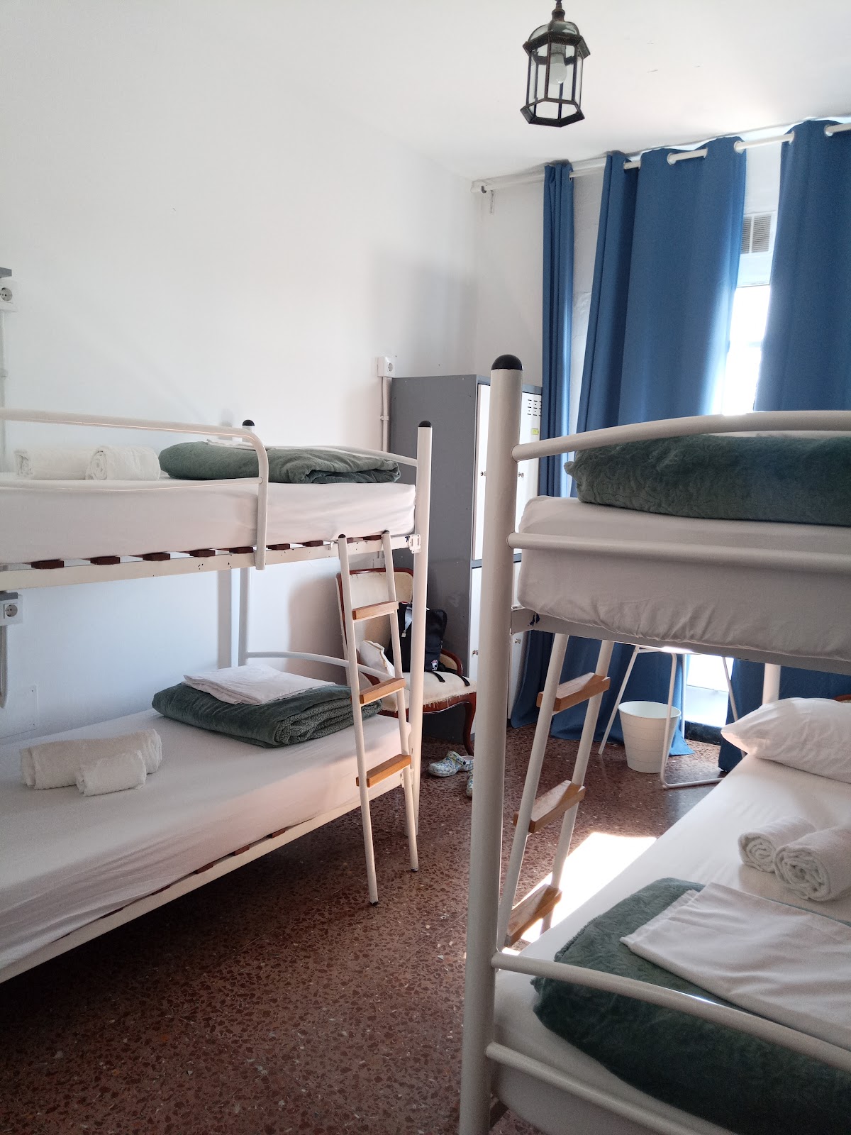 Albergue La Corona1 photo 2, albergue accommodation in A Salceda on the Camino Frances