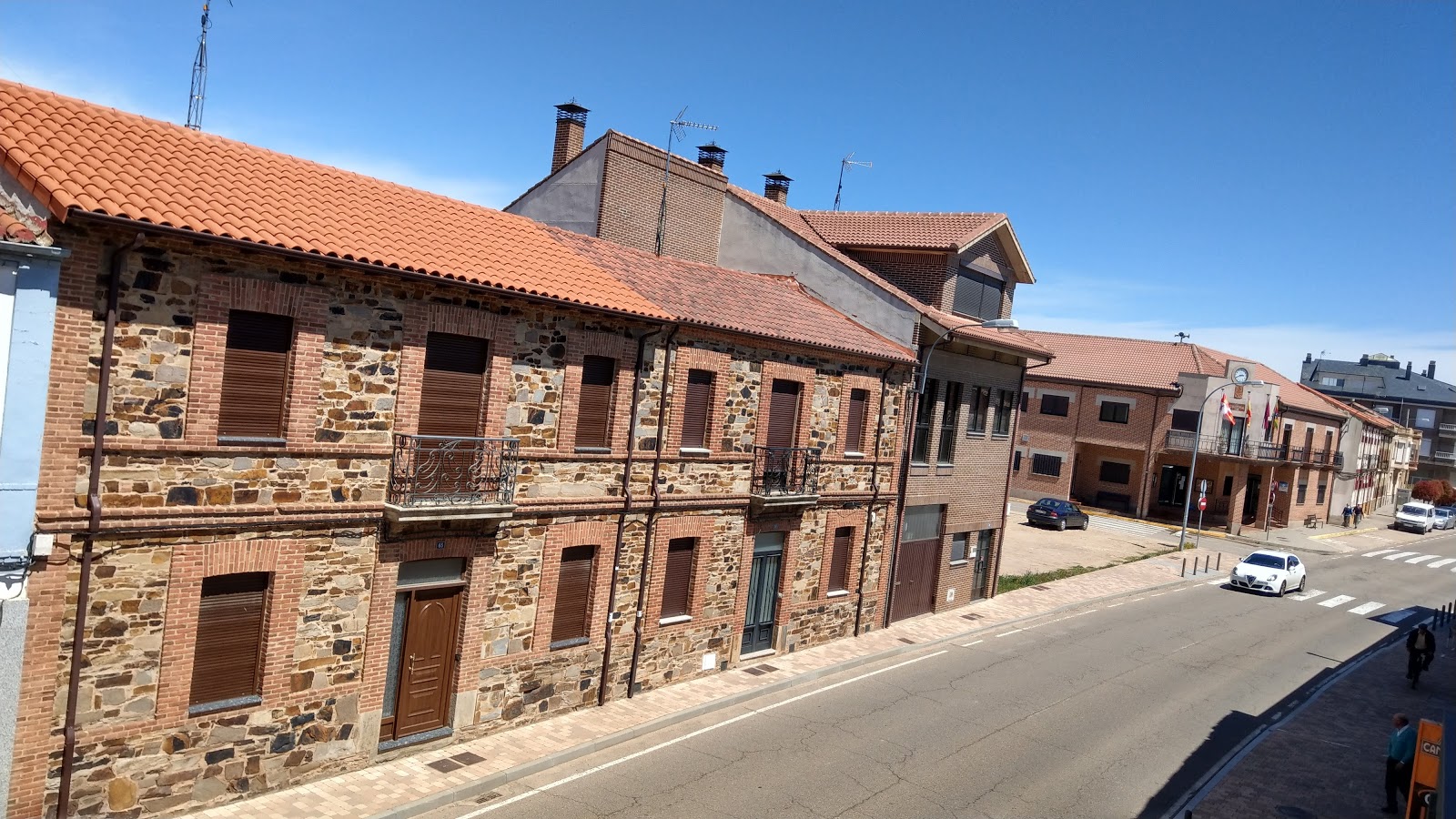 Hostal Juli, pension accommodation in San Justo de la Vega on the Camino Frances
