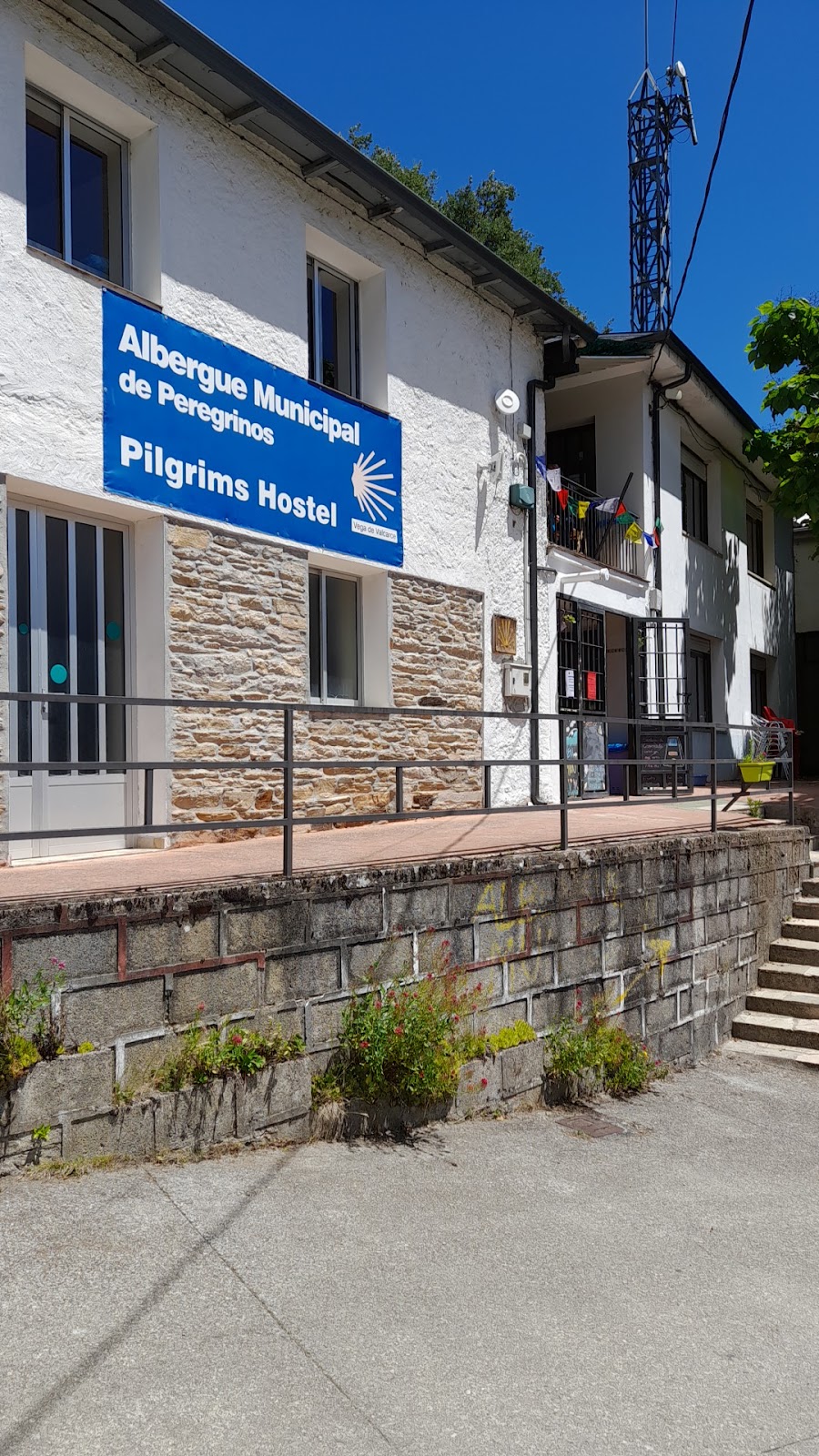 Albergue de peregrinos de Vega de Valcarce, albergue accommodation in Vega de Valcarce on the Camino Frances