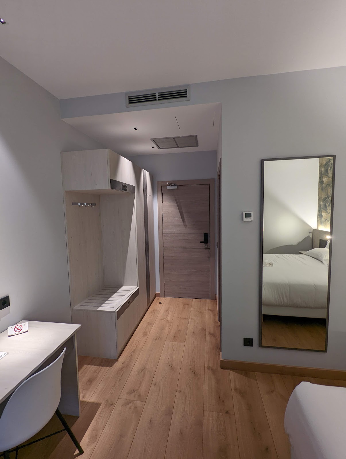 Hotel Neru con Encanto photo 3, hotel accommodation in León on the Camino Frances