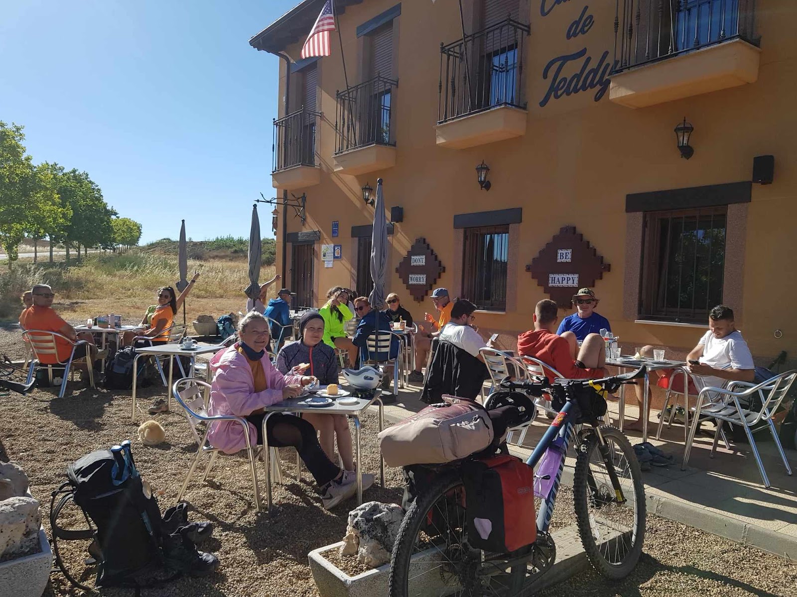 La Cantina de Teddy photo 10, albergue accommodation in Reliegos on the Camino Frances