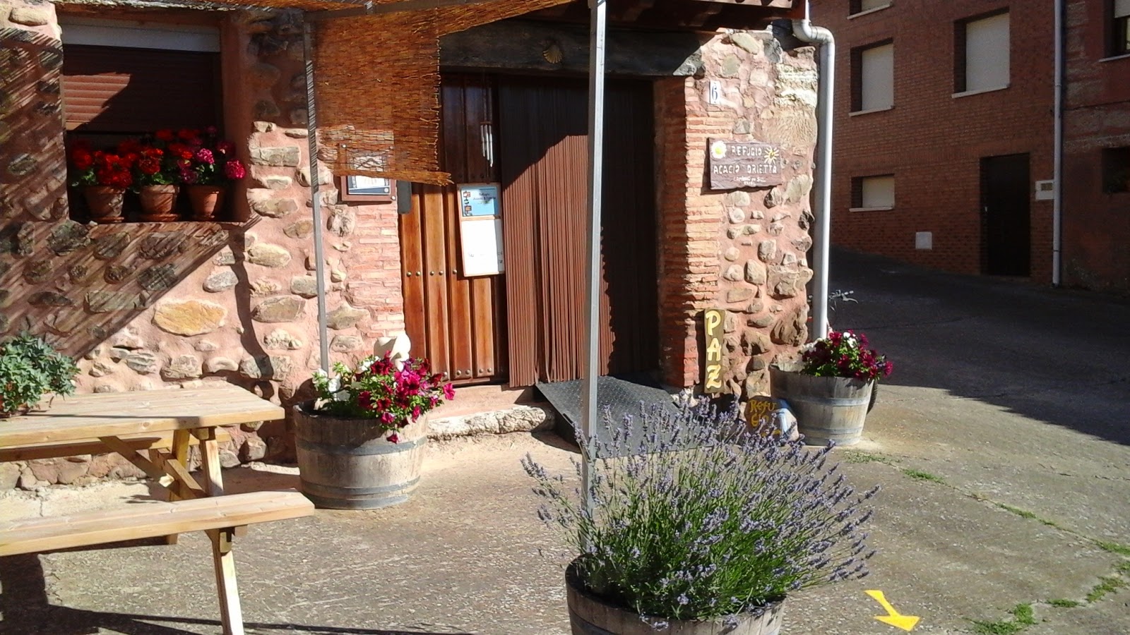 Refugio Acacio & Orietta photo 4, albergue accommodation in Viloria de Rioja on the Camino Frances