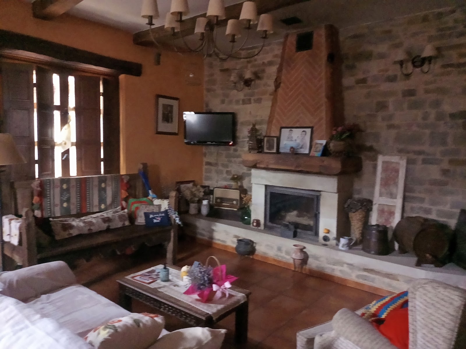 Hotel Rural LA VELETA photo 7, hotel accommodation in Murias de Rechivaldo on the Camino Frances