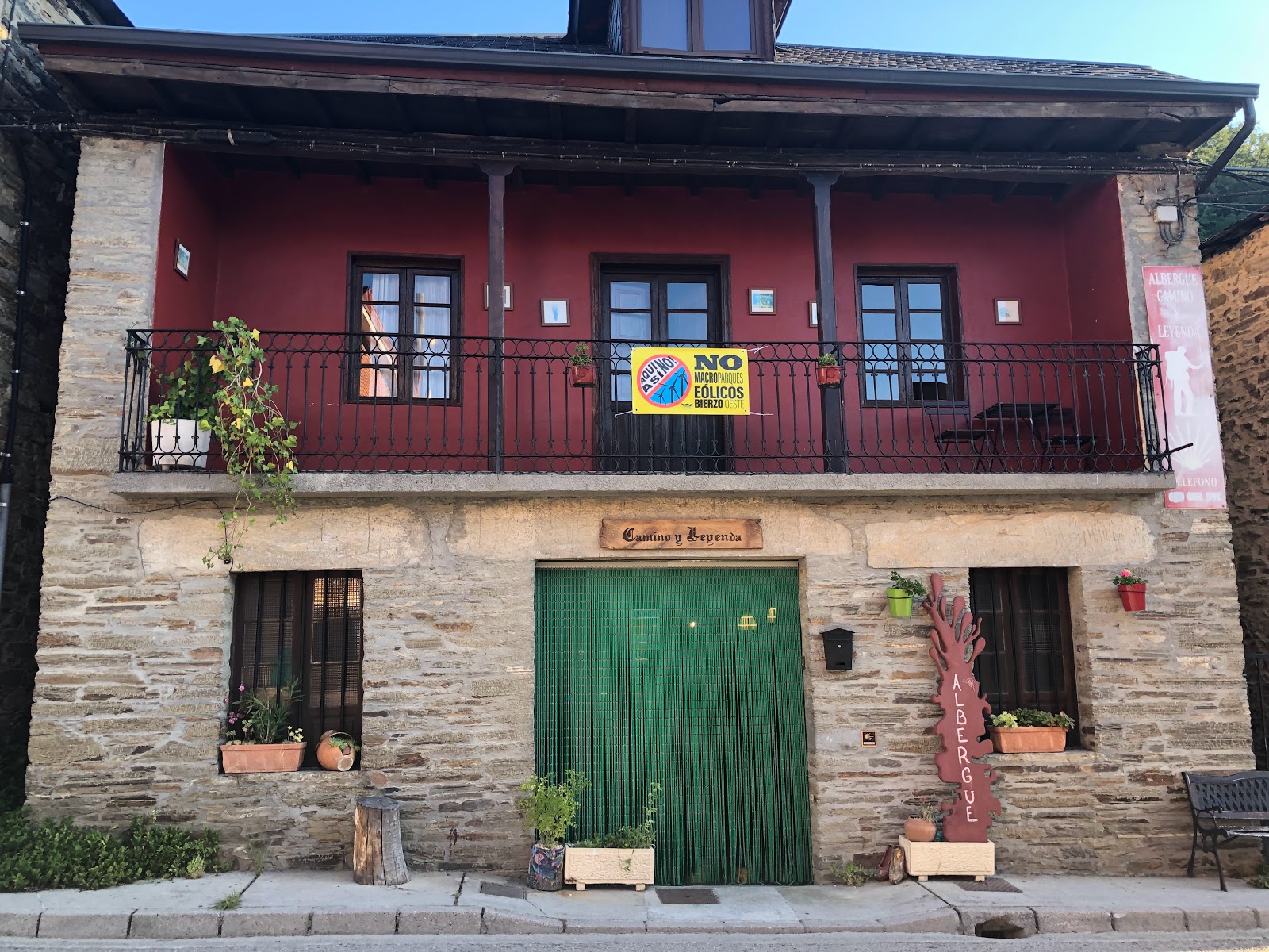 Camino y Leyenda photo 7, albergue accommodation in Trabadelo on the Camino Frances