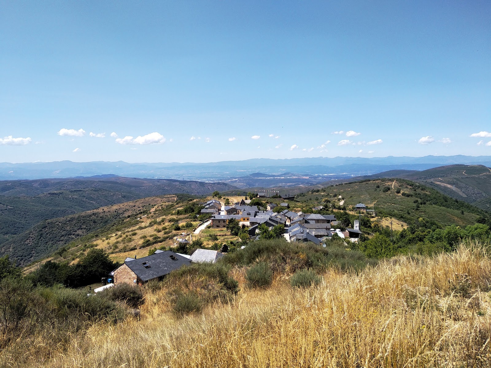 Meson El Acebo photo 16, hostel accommodation in El Acebo on the Camino Frances