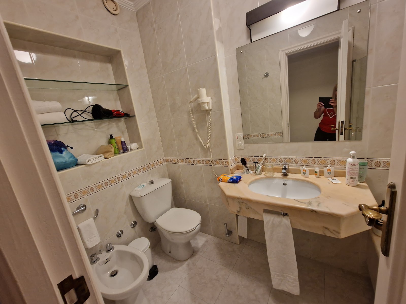 Hotel Santiago Apóstol photo 3, hotel accommodation in Monte do Gozo on the Camino Frances