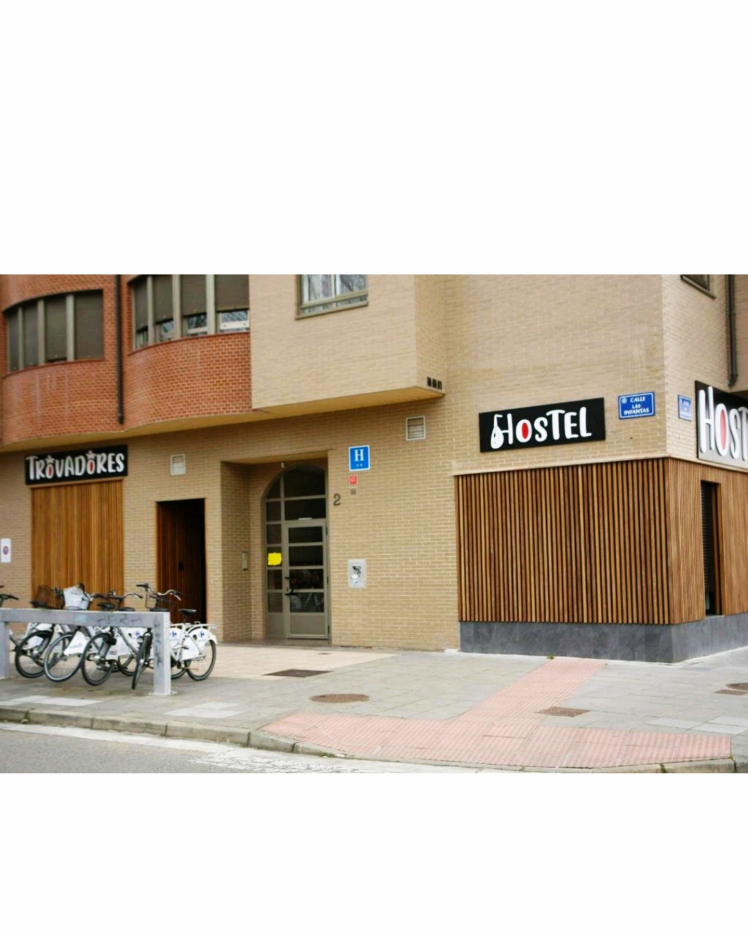 Hostel Trovadores photo 6, albergue accommodation in Burgos on the Camino Frances