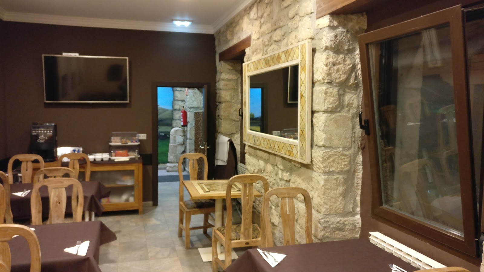 Factory Hostel photo 10, albergue accommodation in Tardajos on the Camino Frances