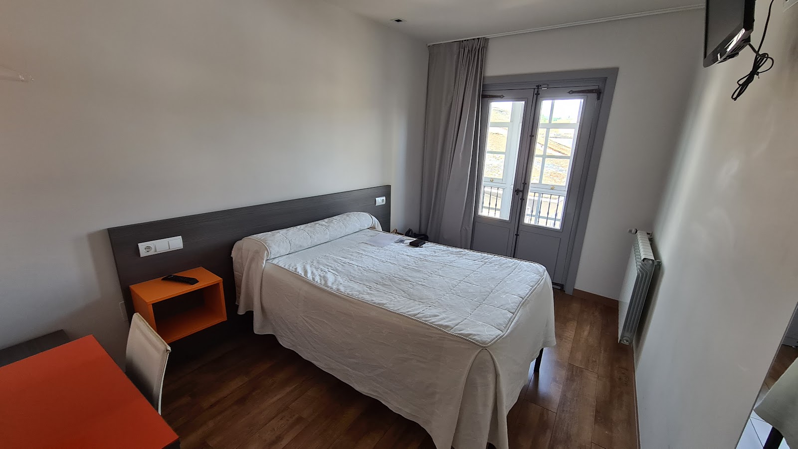 Hostal Restaurante Siglo XIX photo 2, pension accommodation in Cacabelos on the Camino Frances
