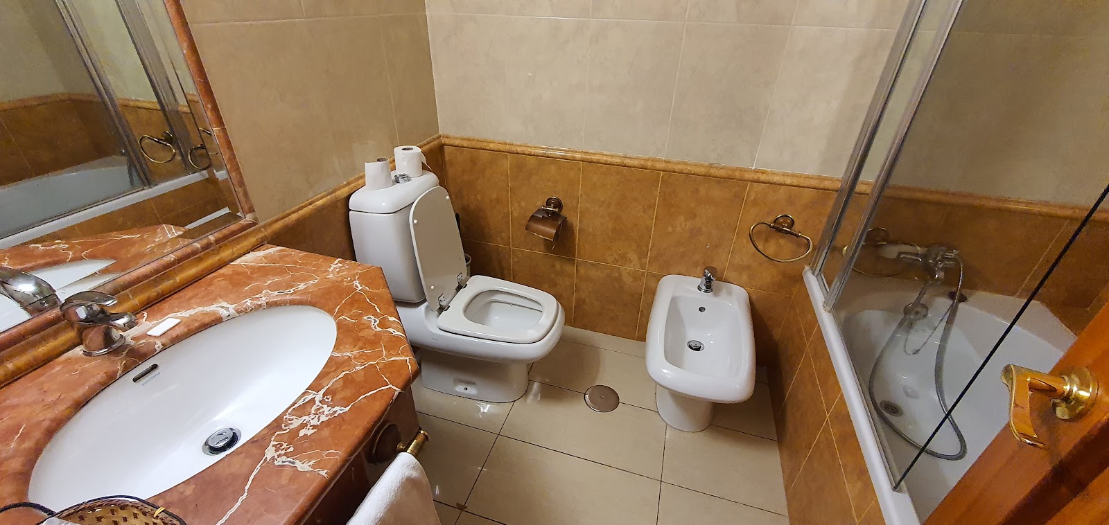 Hotel VillaPaloma photo 3, hotel accommodation in La Virgen del Camino on the Camino Frances