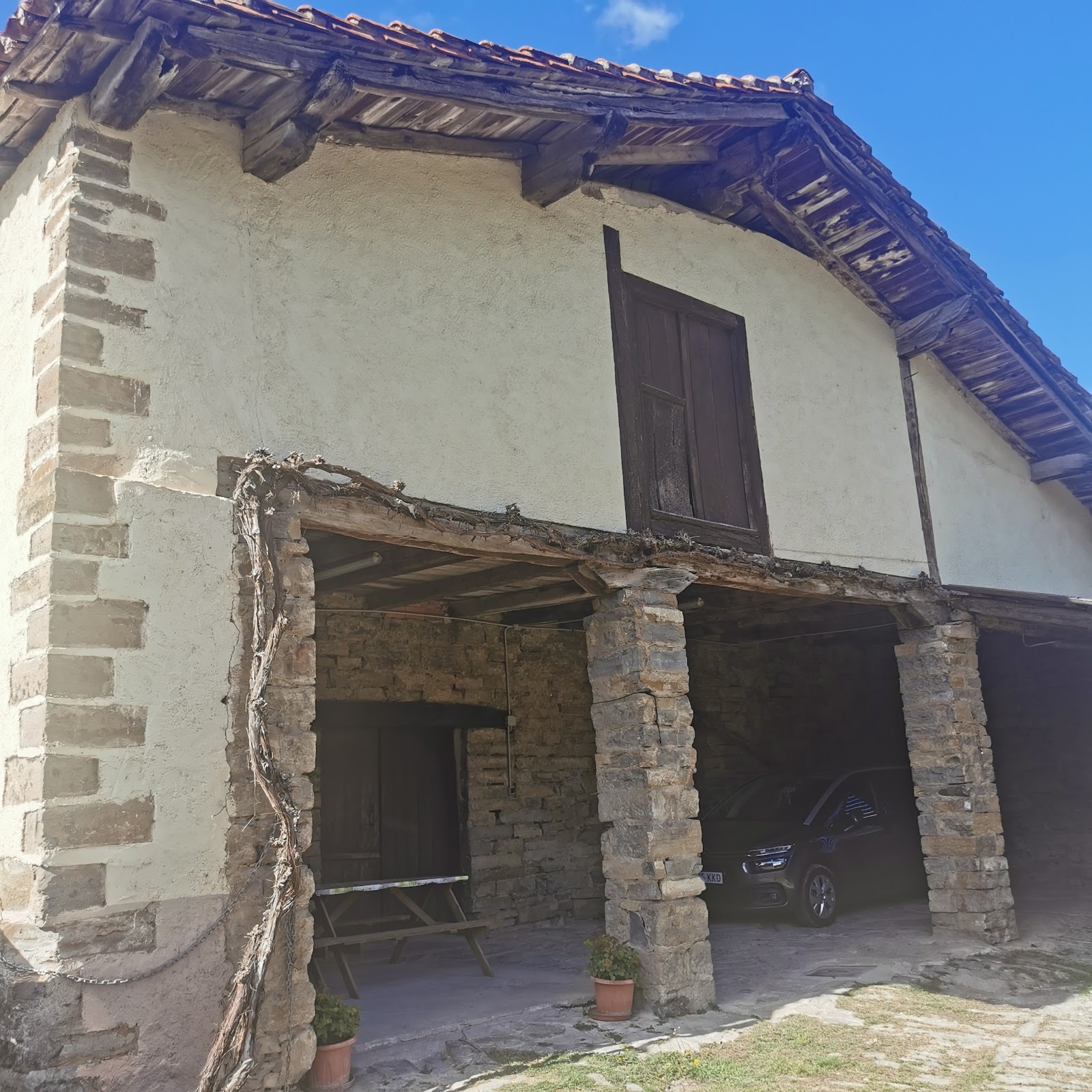 Casa Gilenzar photo 10, apartment accommodation in Urdániz on the Camino Frances