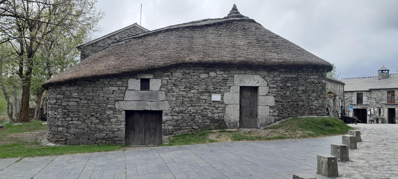 Casa Valiña, pension accommodation in O Cebreiro on the Camino Frances