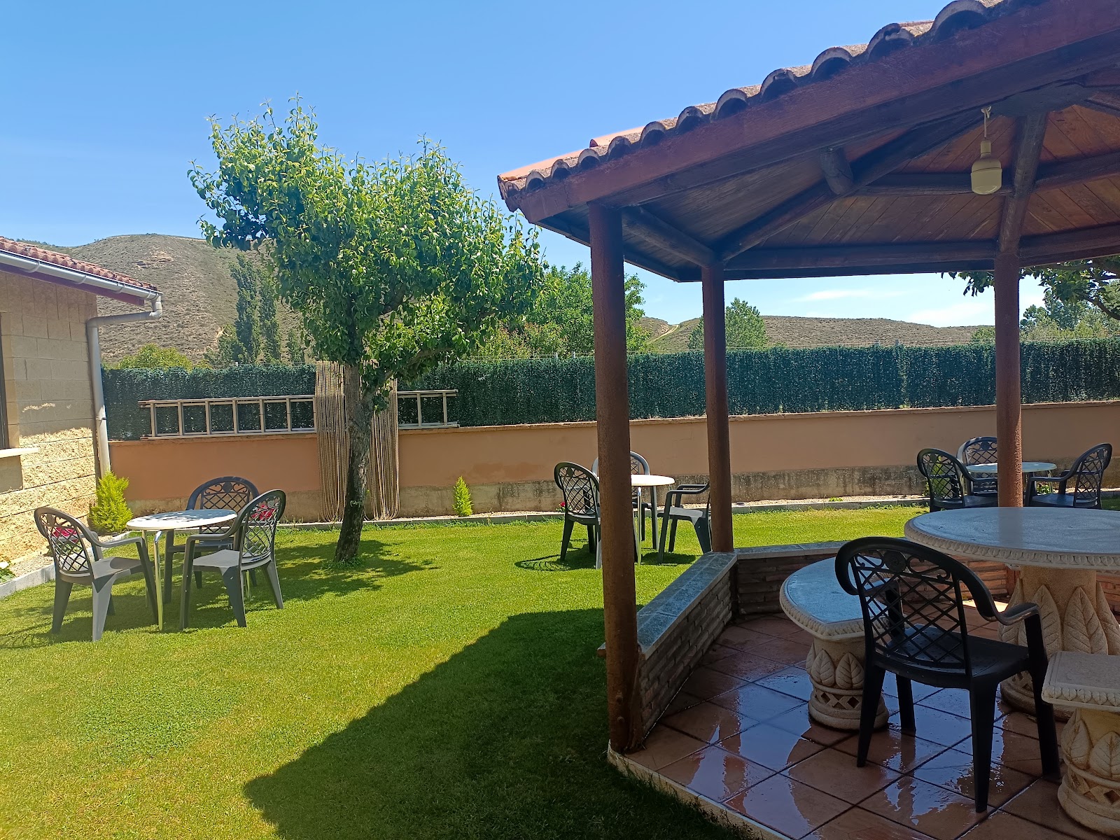 Albergue/Bar/Restaurante Tosantos photo 3, albergue accommodation in Tosantos on the Camino Frances